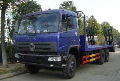 東風后八輪挖機拖車最低價格廠家直銷，邯鄲拖鉤機平板車購買指南